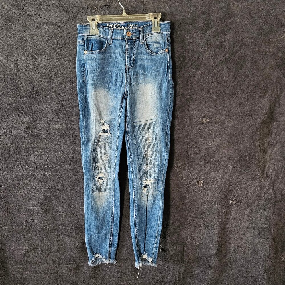 WOMENS/JUNIORS LIGHT BLUE DENIM SKINNY JEANS W/PATCHWORK & FRAYED ANKLES